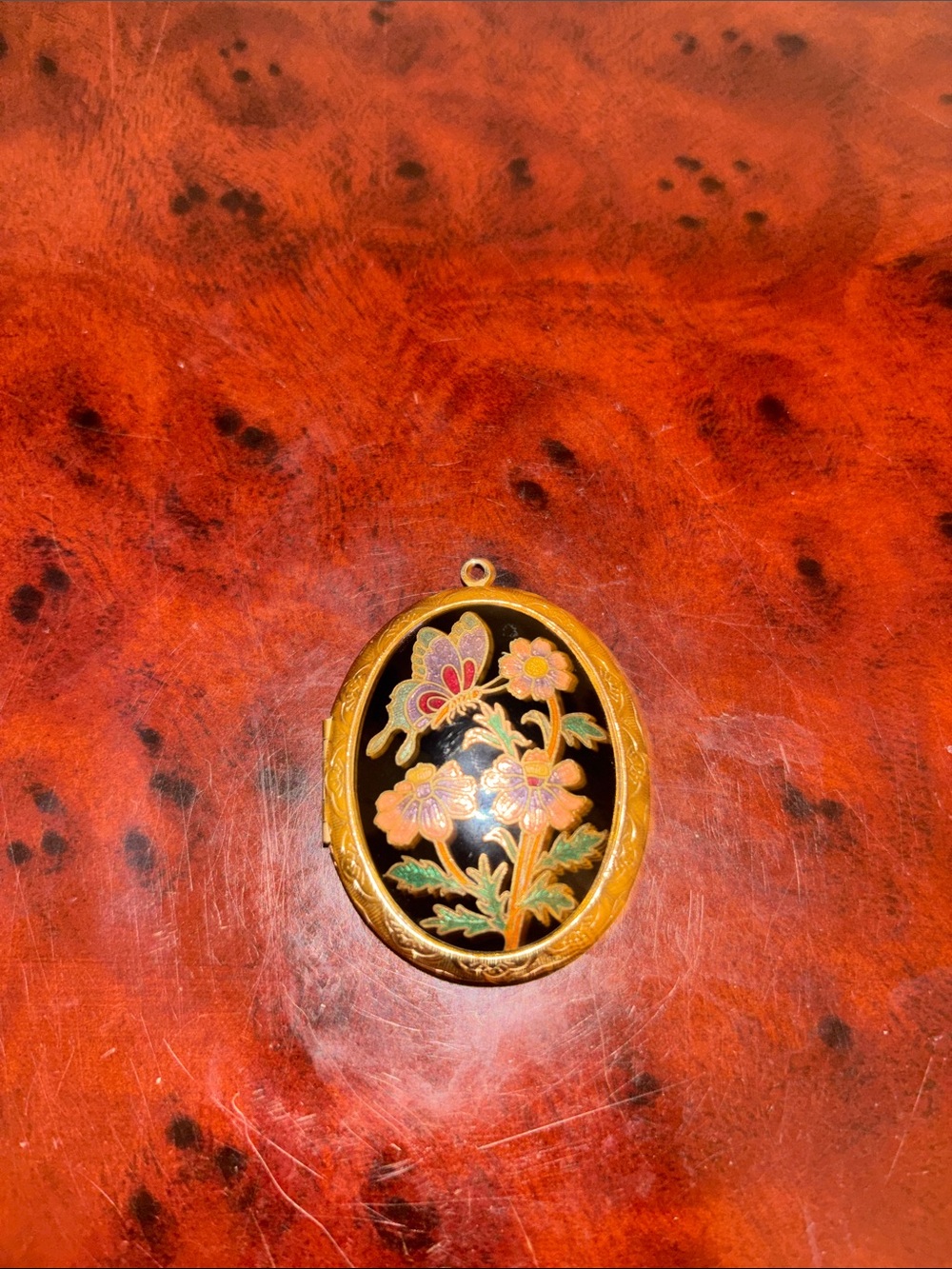 Fashion Jewelry Gold-Tone Floral Butterfly Locket Pendant with Black Enamel